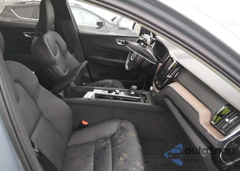 2024 Volvo Xc60 B5 Plus Dark Theme из США, поврежденный, VIN YV4L12RL4R1739430